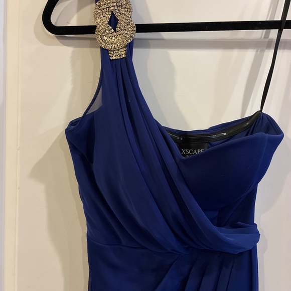 One shoulder rouched gown with embellished strap - Picture 2 of 3